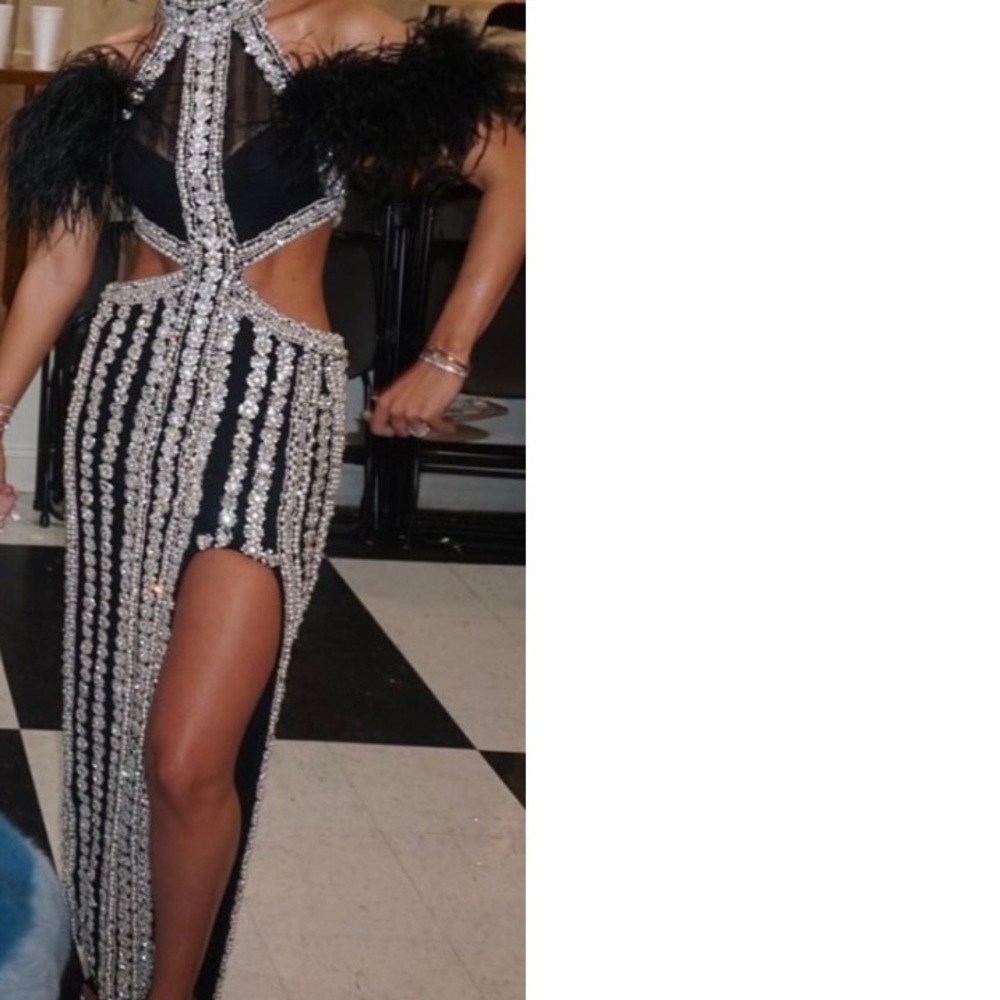 Beautiful Raisavanessa black evening gown with split